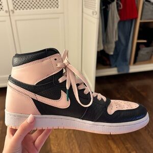 Women’s Jordan 1 Retro High Black Crimson Tint US10